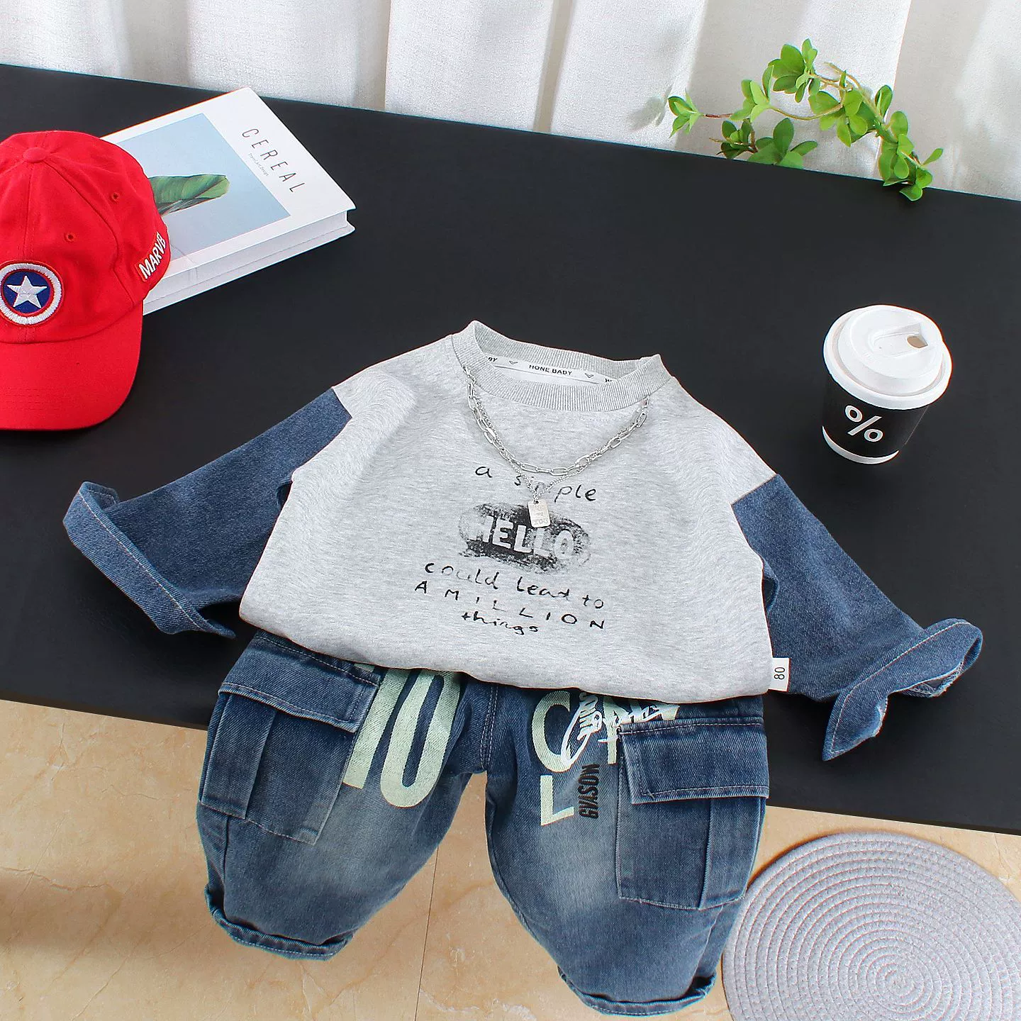 Kids’ two-piece sweatshirt and trousers set HC26q30 with denim sleeve panels, sizes 80–120 cm