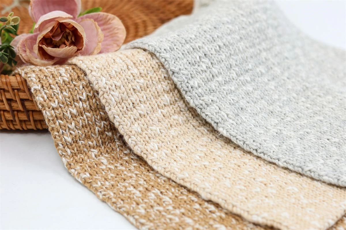 Snow-dot cotton yarn, 4 Nm, 100 g / 400 m